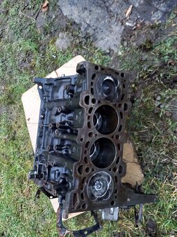Motor BMW e90 320d 120 kw - 6
