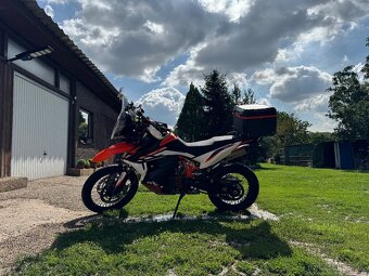 KTM 890 Adventure R, bohatá výbava - 6