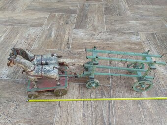 Stará hracka konsky zaprah s vozom - 6