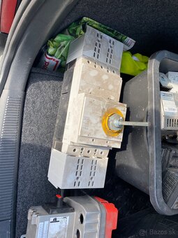 Ističe hlavné spínače - 6