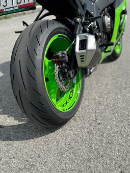 Kawasaki ninja ZX10R 2012 - 6