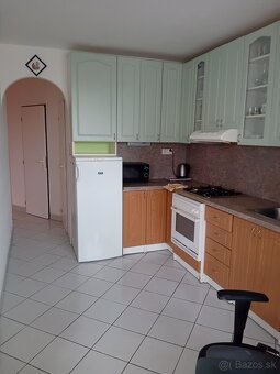Prenájom 3-oj izboveho bytu - 6