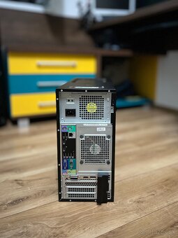 Stolový počítač Dell - 6