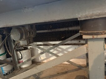 Vibracny stol + formy - 6