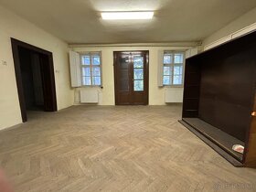 Na predaj MEŠTIANSKY DOM aj PREDAJŇA na pozemku 4349 m2 . - 6