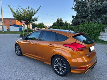 Ford Focus 1.5 EcoBoost ST Line - 6