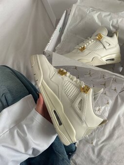 Jordan 4 - 6
