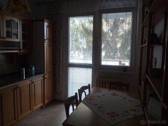 Veľký 3- izbový byt - 6