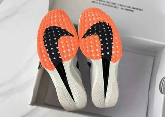 Nike Air Zoom Vaporfly 3 - 6