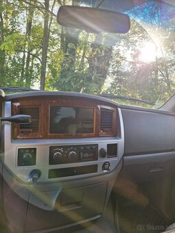 Dodge RAM 1500 5.7 HEMI - 6