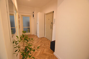 Na prenájom 2izb, Košická, 60m2, p.1./4, po rekonštrukcii, i - 6