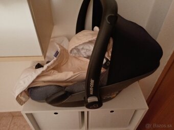 Autosedačka Maxi-Cosi Pebble Pro i-Size + isofix základňa
- 6