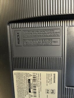 50" Samsung UE50DU7172 - 6