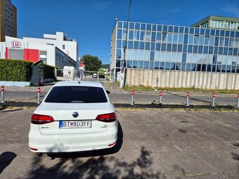 Predám VW Jetta 1.2 TSI Comfortline - 6