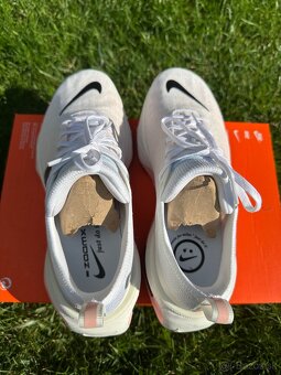 Bezecke tenisky Nike Invincible Run 3 - 6