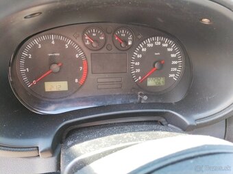 Seat Leon 1.6 benzín, 77 kW, M5, 2002 - 6
