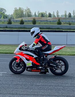 Yamaha r6 okruh - 6