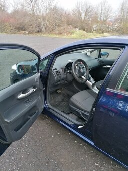 Toyota Auris Hybrid 2011 - 6