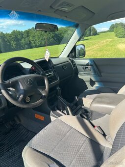 Mitsubishi Pajero 2,5 - 6