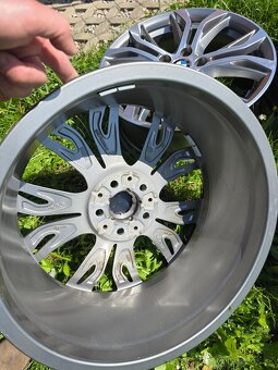 r18 nové 4ks orig. BMW X1 F48 X2 F39 Styling 566 7,5J ET51 - 6