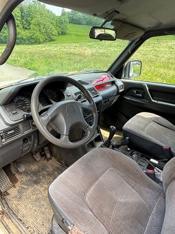 Mitsubishi Pajero 2.5 - 6