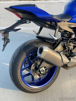 Yamaha R1 2024 - 6