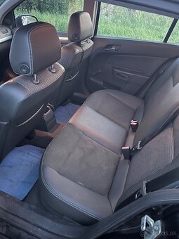 Opel Astra H 1.8 benzín 103Kw - 6