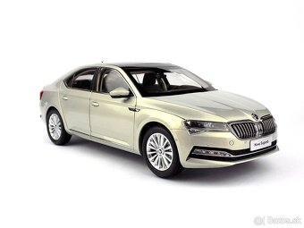 ŠKODA SUPERB 1:18 PAUDI - 6