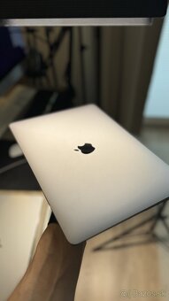 MacBook Air 13 M1 2020 Výborný stav - 6