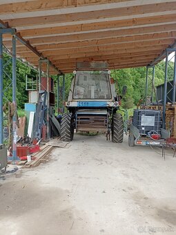 Predám obilný kombajn E-512 - 6