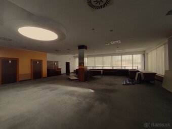 Kongresová sála, lobby, kuchyňa, jedáleň a príslušenstvo na  - 6