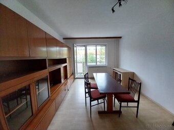 ⌂ Prenájom 2-izbový byt s balkónom 56 m2 Prievidzská Handlov - 6