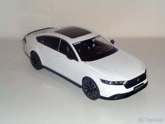 1:18 Honda Accord - 6