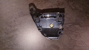Predam spinace ovl. na volante pre Hyundai ix20 s hands free - 6