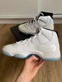 Air Jordan 11 - 6