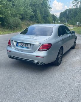 Mercedes-Benz E 200d sedan 4MATIC A/T - 6