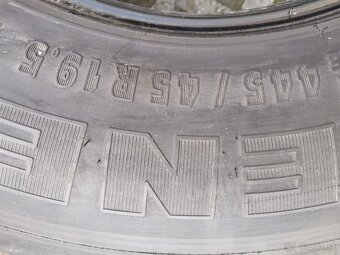 Predám pneumatiky MICHELIN 445/45 R19.5 - 6