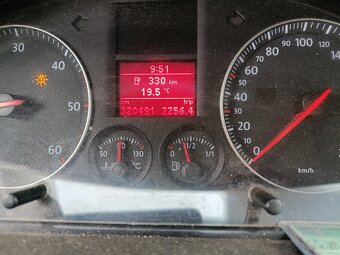 Volkswagen Touran - 6