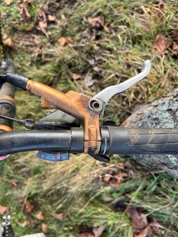 Predám celoodpružený bicykel specializet - 6