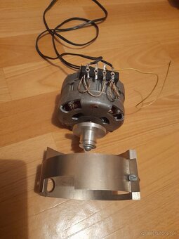 Predám elektromotor 220 V , 130 Ohm, 6 W - 6