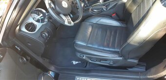 Ford Mustang - 6