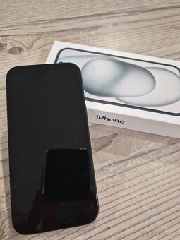 Predám iphone 15 265gb × apple watch 10 46mm - 6