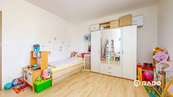 RADO | 4i byt s terasou a parkovaním v tichej časti Rovinky  - 6