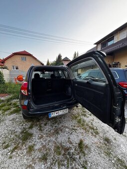 TOYOTA RAV4 2.2 D4-D 4x4 - 6