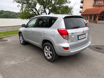 TOYOTA RAV4 2.2 D4-D 4x4 - 6