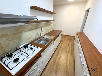 NA PRENÁJOM REKONŠTRUOVANÝ 1 IZB. BYT, 33M2, KOMENSKÉHO UL., - 6