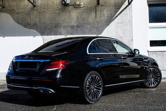 Mercedes-Benz E trieda Sedan 400 4MATIC A/T - 6