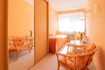 Čiastočne zrekonštruovaný dom vo výbornej lokalite s garážou - 6