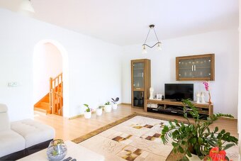 Unikátna ponuka rodinného domu s futbalovým ihriskom a ve - 6