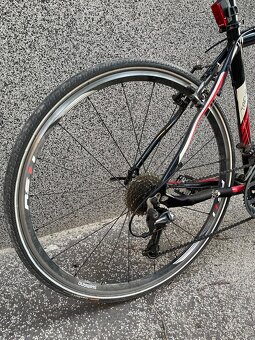 Predám trekingový/hybridný bicykel Force - 6